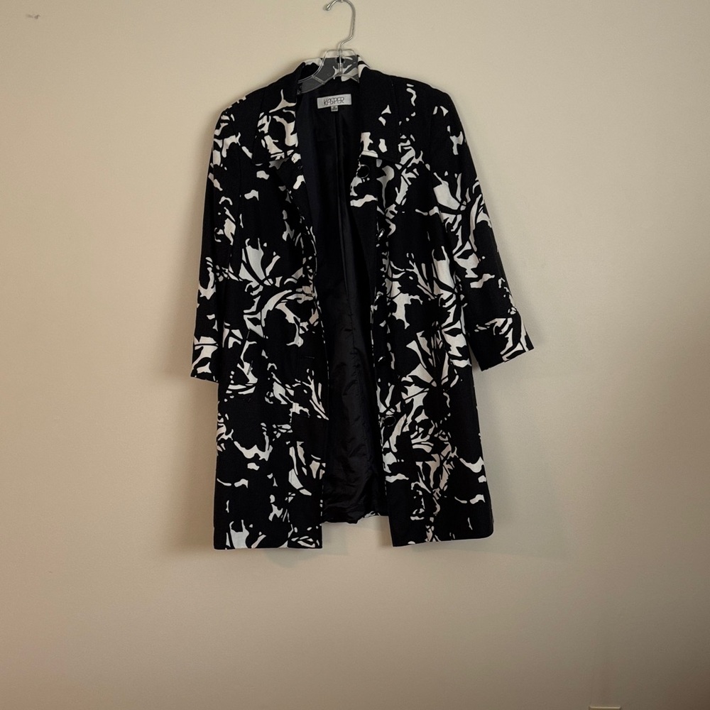 Kasper Black and White Abstract Jacket Size 10